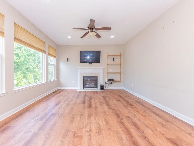 51344 E Bourne Ter — Photo 9