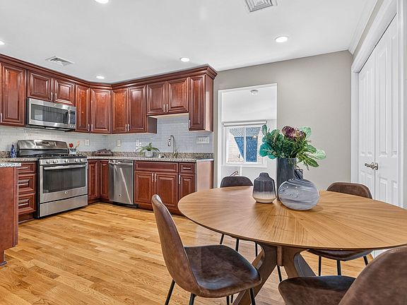 2nd image of 201 College Ave #3