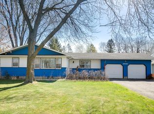 30941 N Lakes Trl, Lindstrom, MN 55045