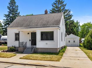 1609 22nd St, Two Rivers, WI 54241