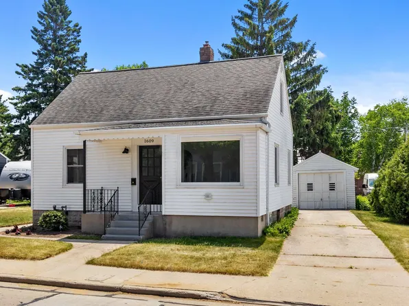 1609 22nd St, Two Rivers, WI 54241
