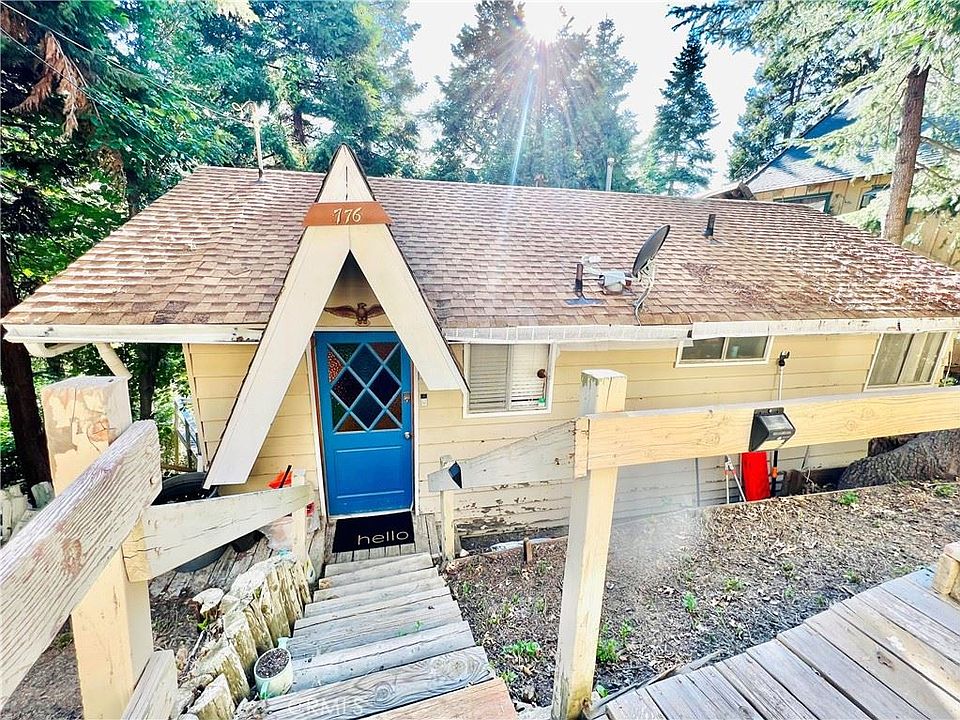 1st image of 776 Ivy Ln