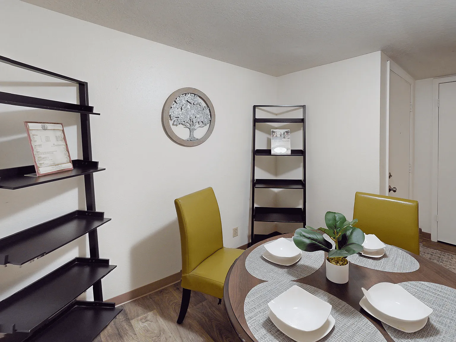 Mesa Ridge Apartments — Photo 4