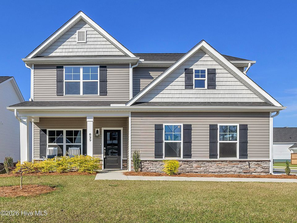 1st image of 829 Red Sky Drive NE
