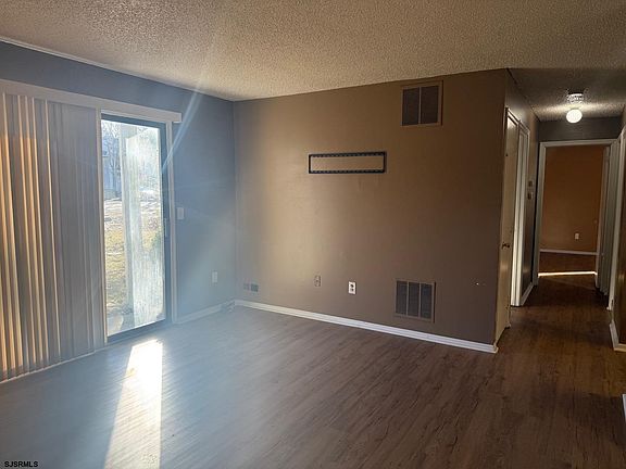 2nd image of 5 Liberty Ct #701