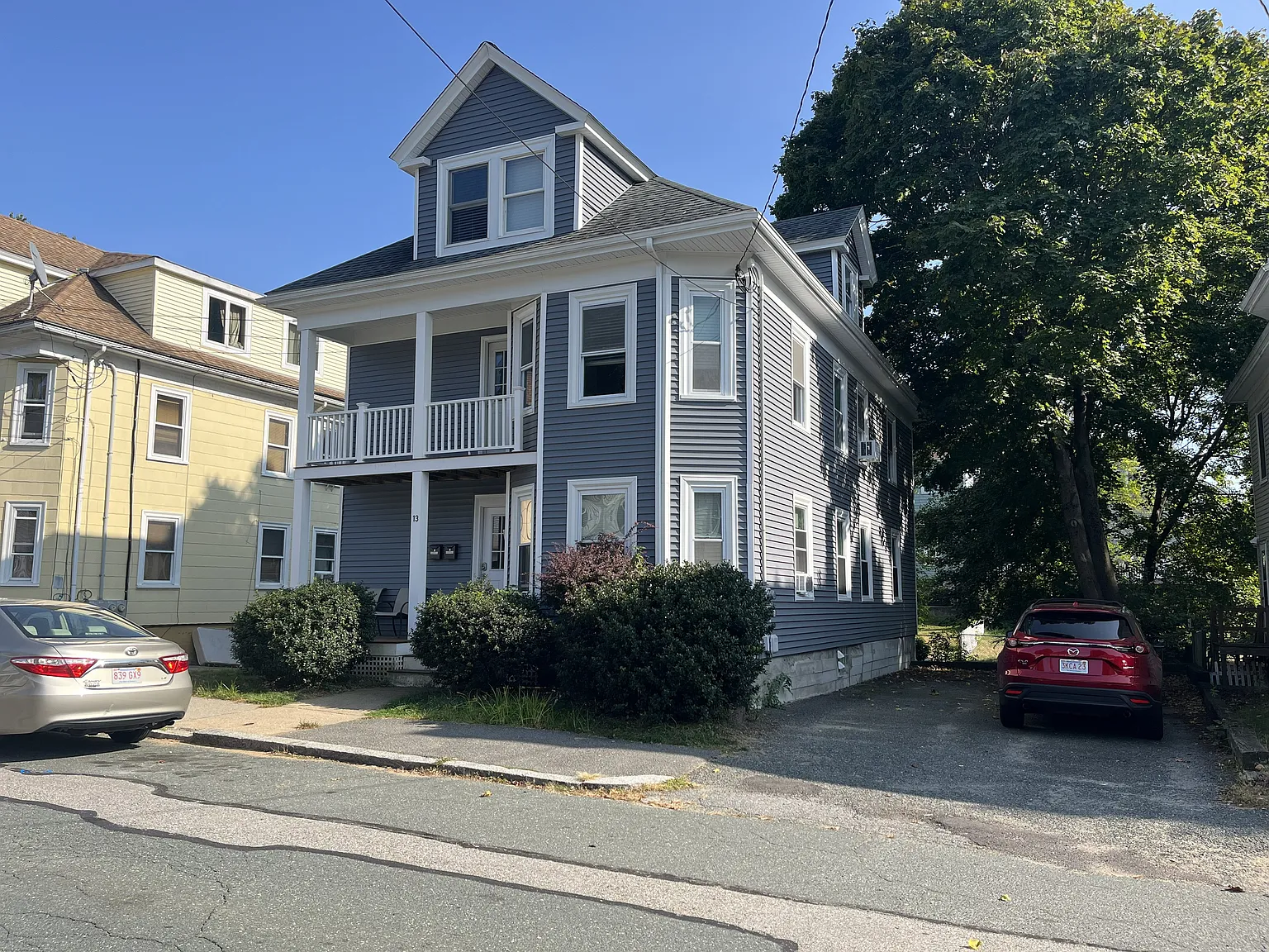 3 bed, 1300 sqft, $3,600 — Photo 1