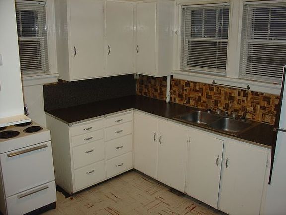 2nd image of 432 1/2 Broadwater Ave