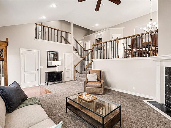 4th image of 5815 Lakecrest Dr