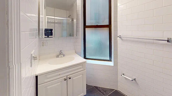 Rented by Bond New York | media 8