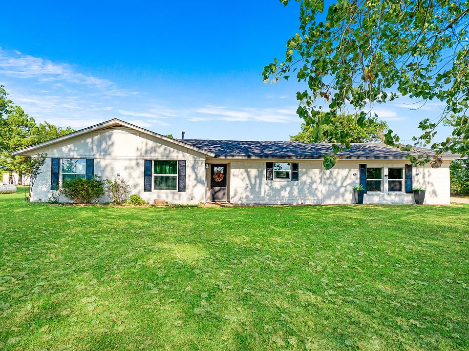 1st image of 4237 Farm Road 196