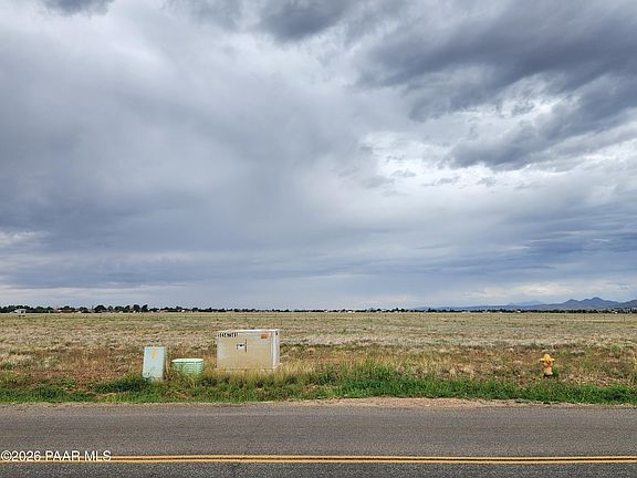 3rd image of 0 E Florentine Rd