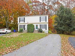 24 Riverwoods Ct, Rumford, RI 02916