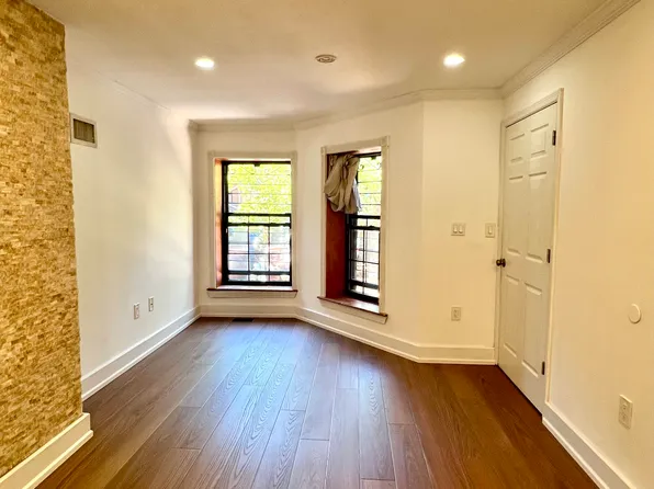 148a Hull Street image 1 of 9