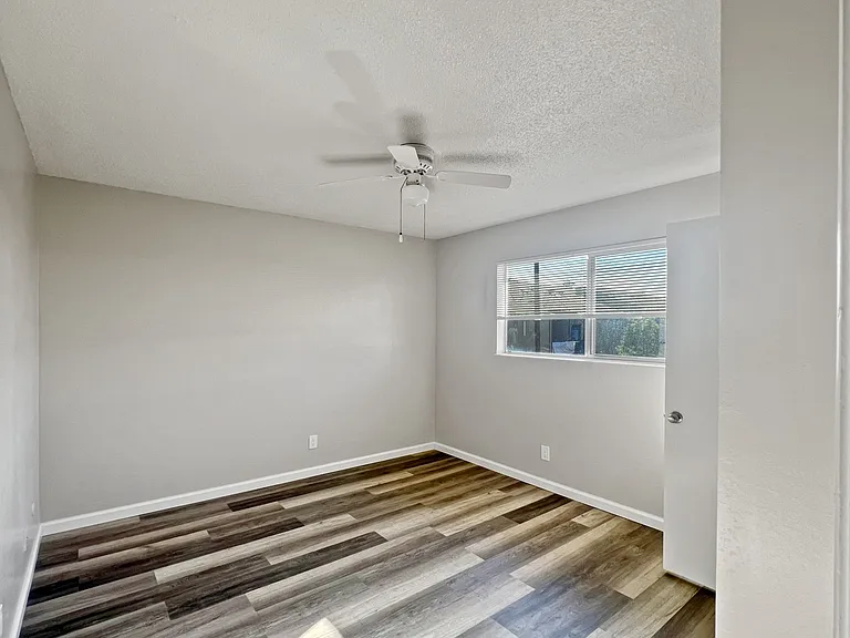 Ethan Apartments — Photo 53