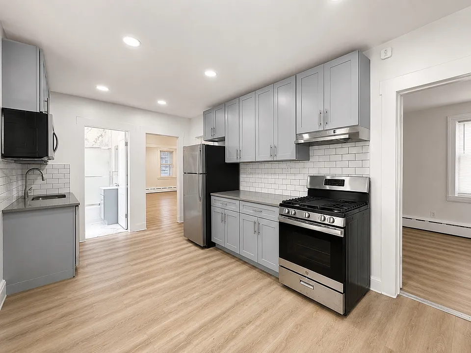 921 South St #2