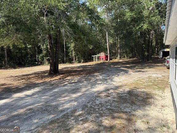 4th image of 2635 Victoria Rd