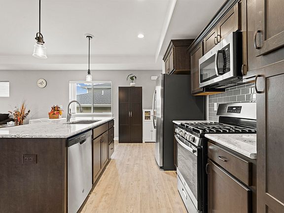 4th image of 1123 Loren Dr