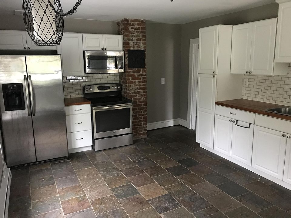 2nd image of 502 Remount Rd