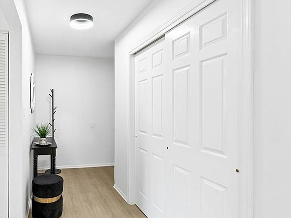 5th image of 121 E Beverly Hills Ter #B
