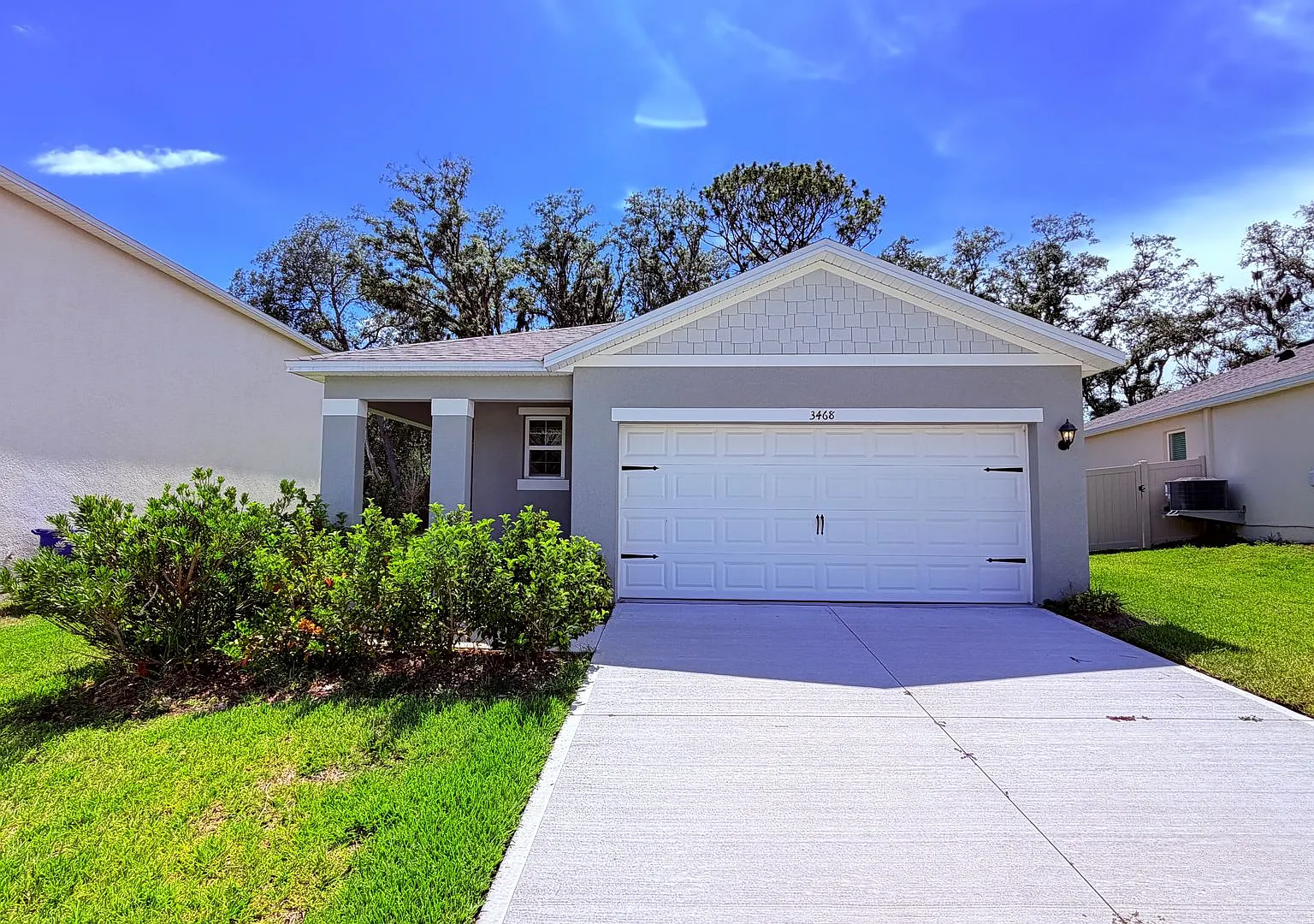 !Price Drop! Ocoee 3 Bedroom 2 Bathroom Available Now! — Photo 1