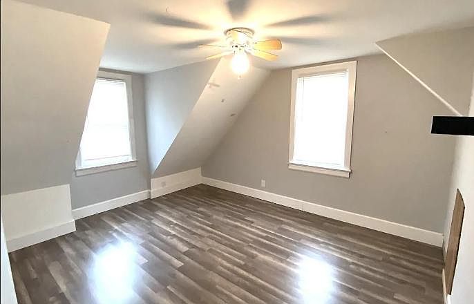 2nd image of 899 Leigh St