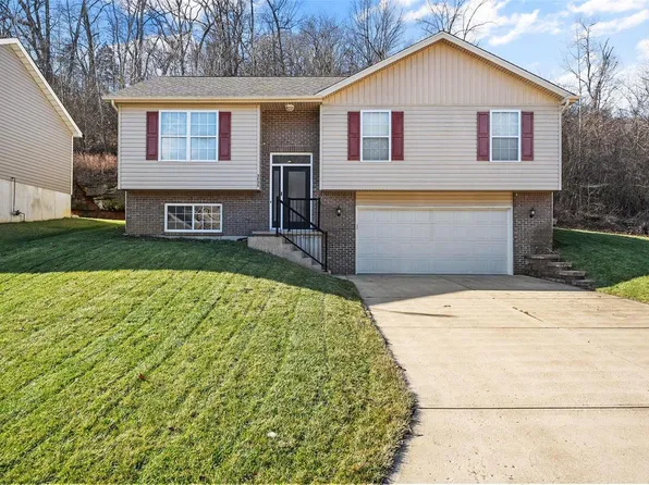 3833 Country Club Dr, Imperial, MO 63052