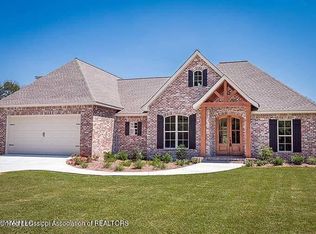 42 Tree Line Rd, Holly Springs, MS 38635