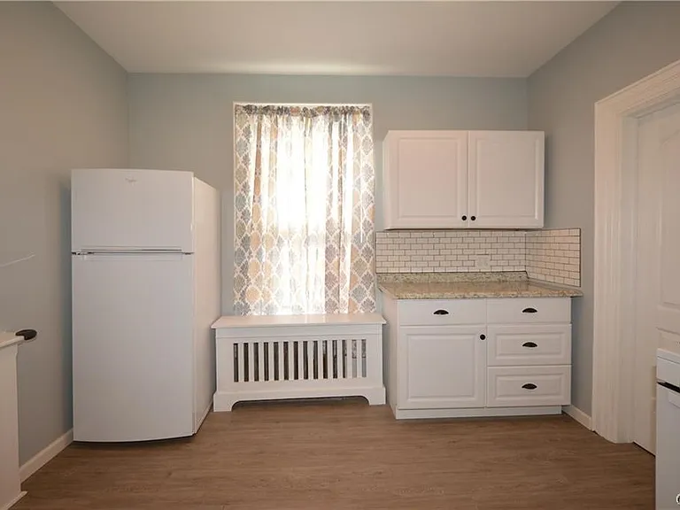 41 N Main St — Photo 12