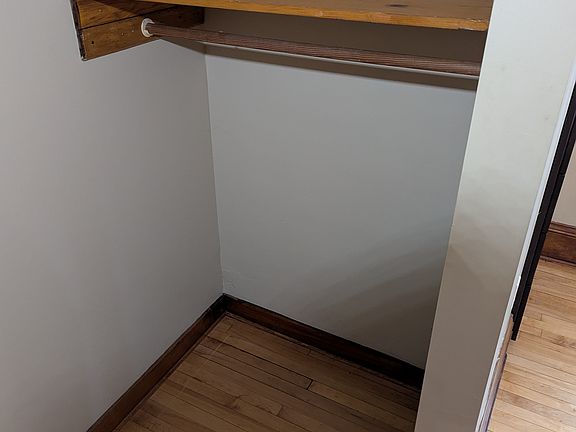 4th image of 1727 Girard Ave N #1727