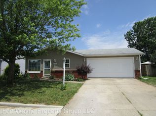 5633 Horseshoe Bnd, Fort Wayne, IN 46825