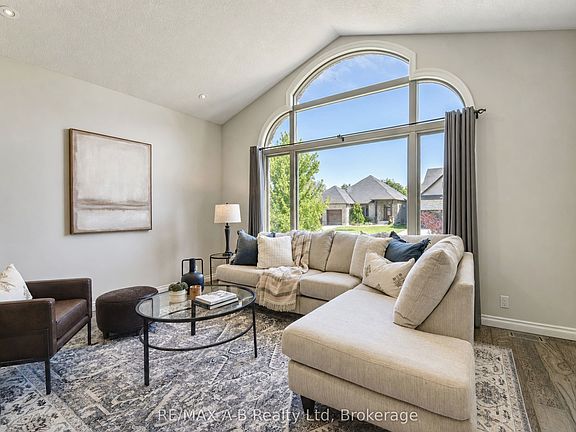 5th image of 70 Kenton St