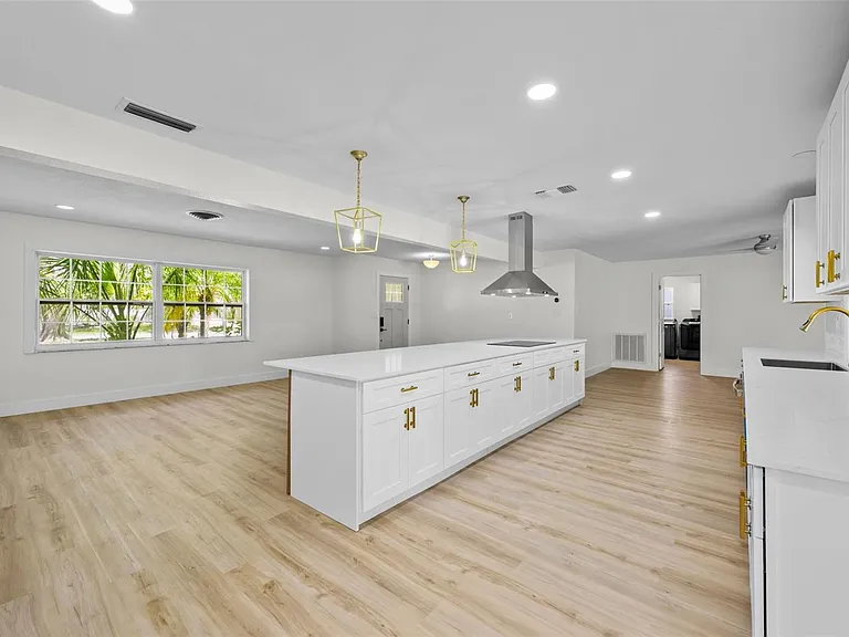 5700 Bayou Grande Blvd NE — Photo 16