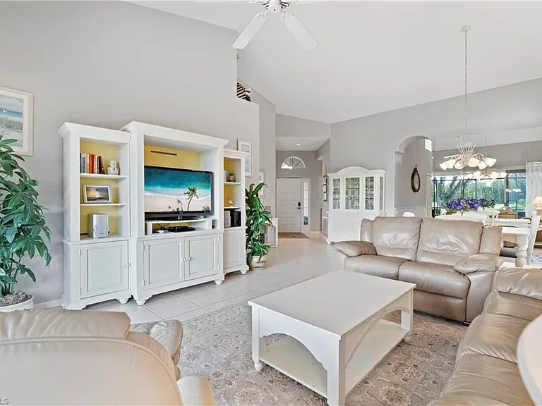 13520 Southampton Dr — Photo 2