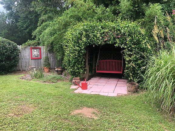 5th image of 127 Twin Oak Dr