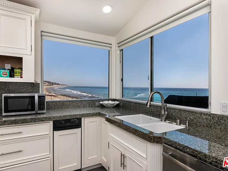 26044 E Pacific Coast Hwy — Photo 15