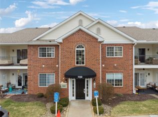 700 Hidden Ridge Ct APT 302, South Park, PA