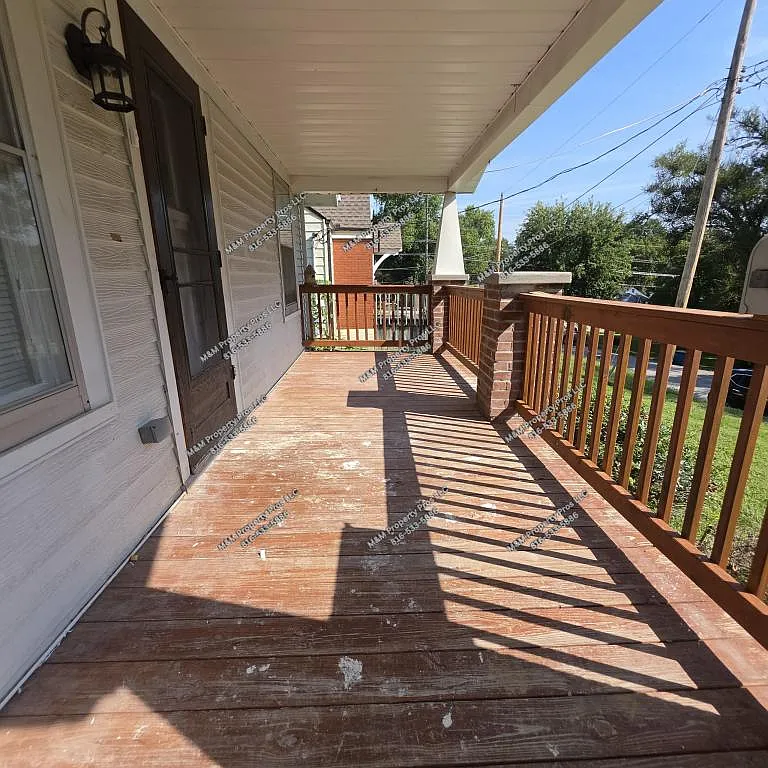 108 Hedges Ave — Photo 4