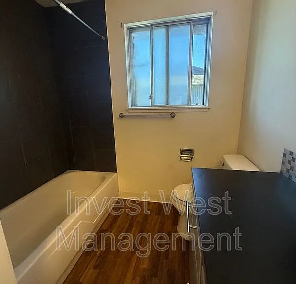 319 NE 104th Ave #B — Photo 13