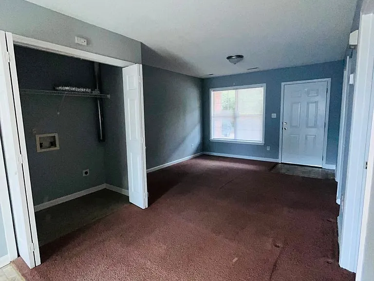 703 Davidson St — Photo 5