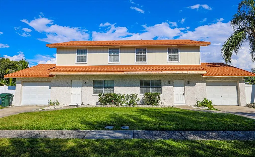 3 bed, 1.5 bath, 1440 sqft, $2,495 — Photo 2