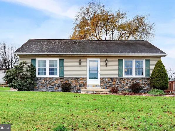 636 Overlook Dr, Etters, PA 17319