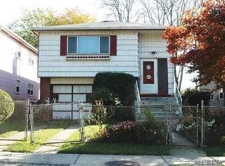 184 Wellington St, Hempstead, NY 11550