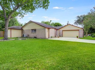 3102 Plymouth Lndg, Pearland, TX 77581