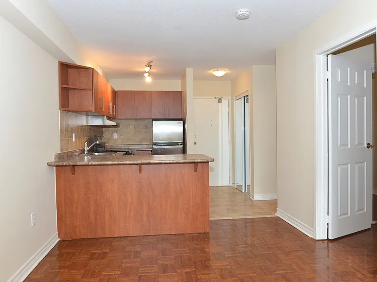 230 Oak St — Photo 25