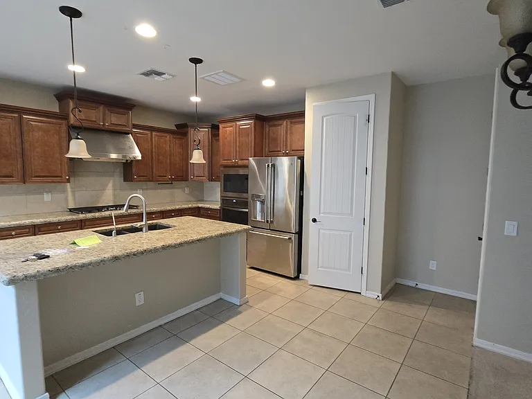 3843 E Turley St — Photo 3