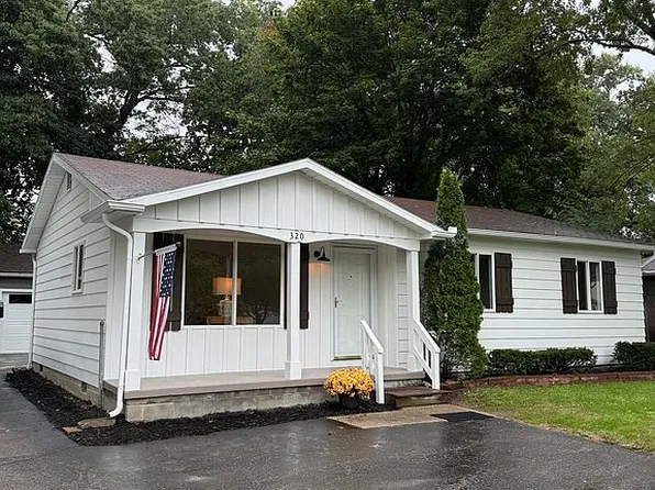 320 Fairfield Ave, Holly, MI 48442