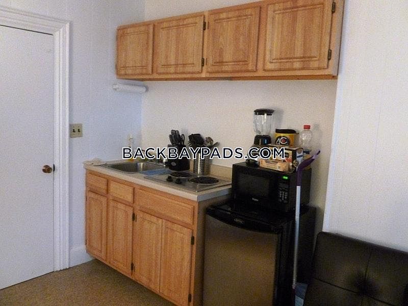 2nd image of 272 Newbury St APT 13B