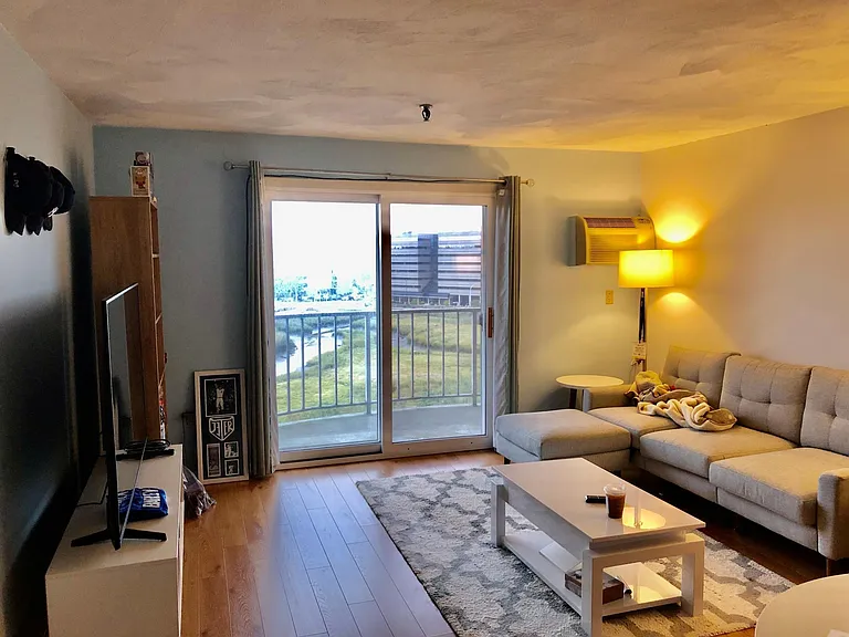 115 W Squantum St #802 — Photo 4