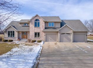 W2245 Chestnut Ln, Freedom, WI 54130