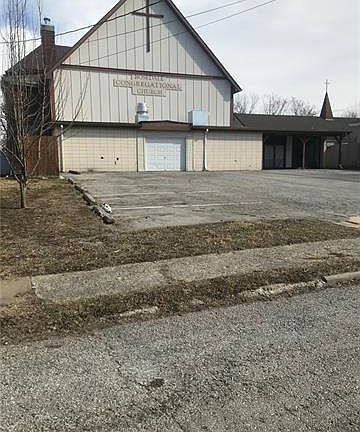 5th image of 4326 Lloyd St